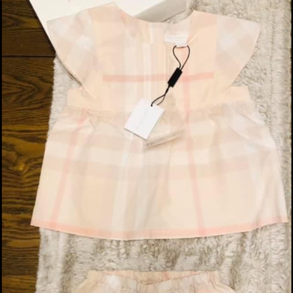 Burberry outfit